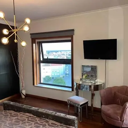 Luxury Apartment,near Beach&golf דירה אמורה